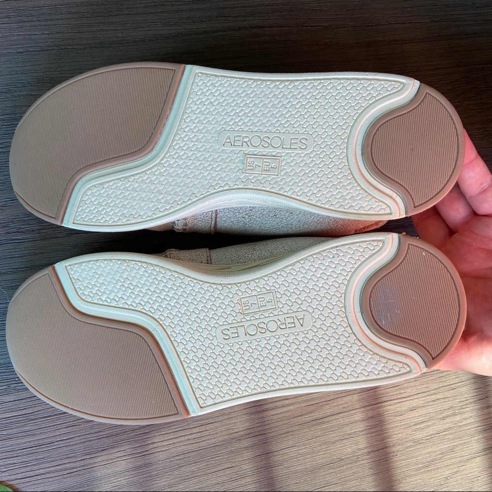 SOLD 🔴Aerosoles | Sing Song Taupe Genuine Suede … - Picture 9 of 11